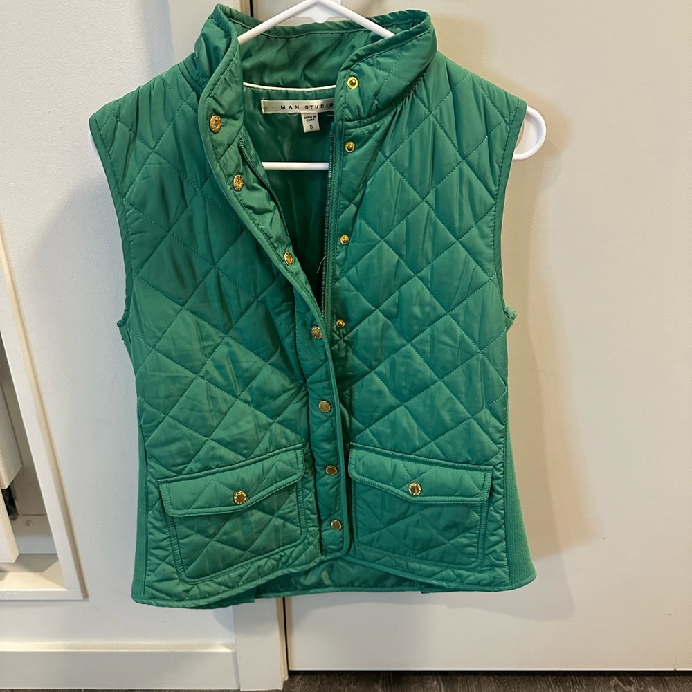 Women's Max Studio Green Quilt vest-size small